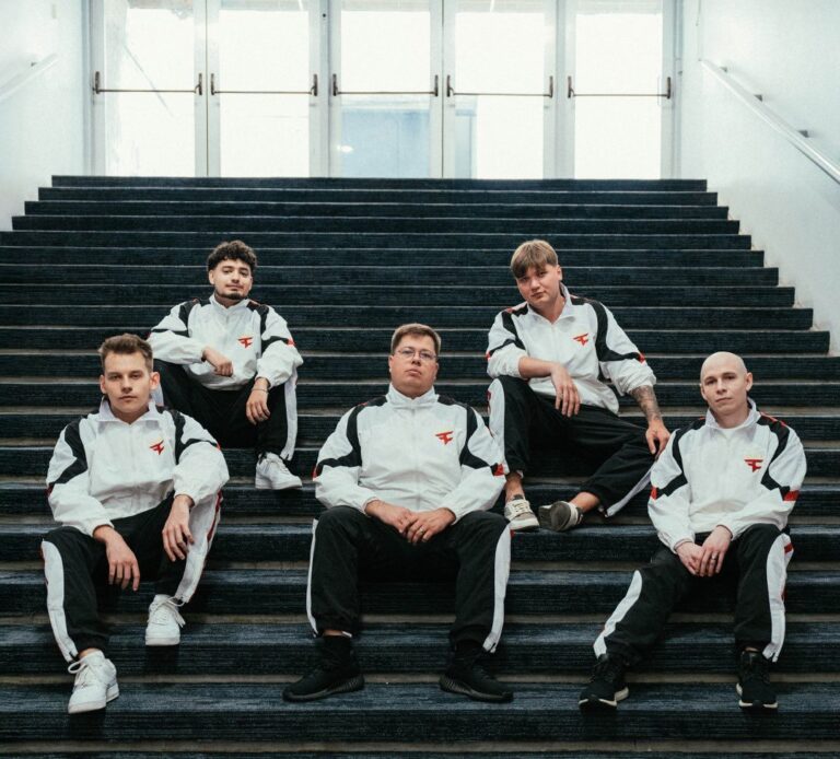 Команда Liquid Розбирає FaZe, Дебют S1mple на IEM Dallas 2025