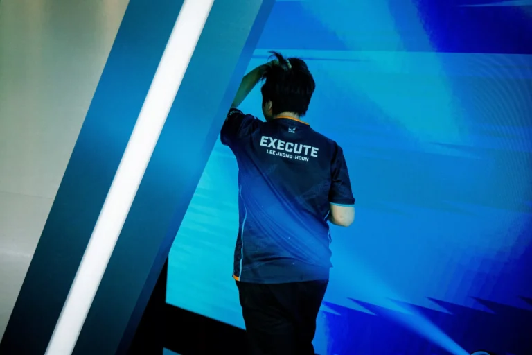 LEC Призупинив Виконання Rogue через Повідомлення в SoloQ