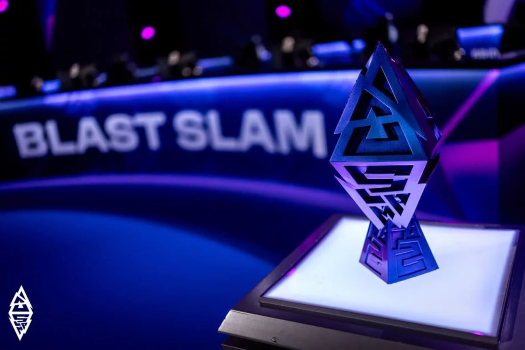 Визначено стартові пари плей-оф BLAST Slam III з Dota 2