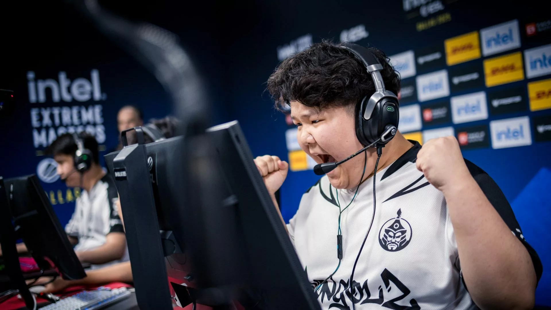 MOUZ проти The MongolZ: Боротьба у півфіналі на IEM Dallas 2025