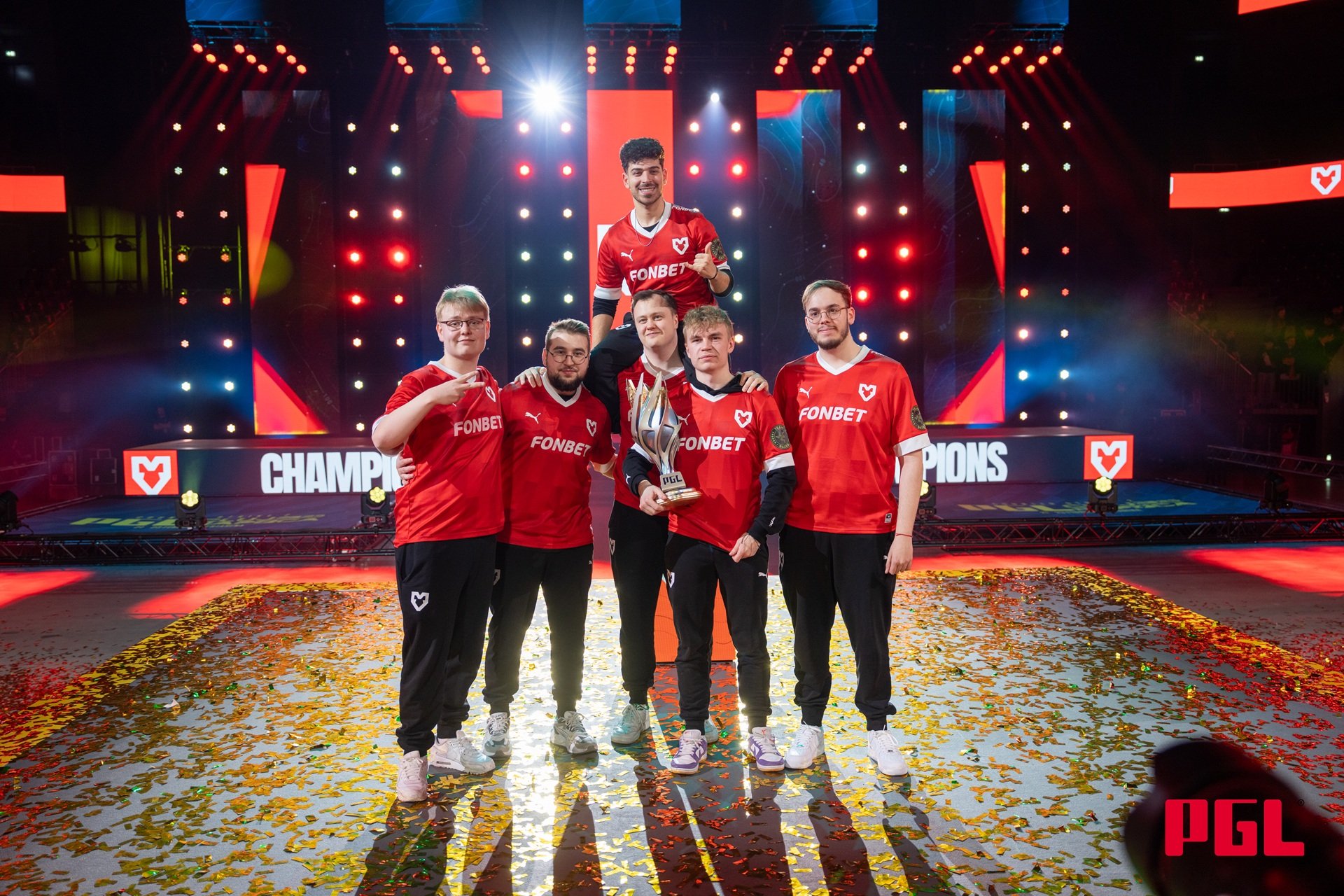 MOUZ здолали команду Falcons, вигравши PGL Cluj-Napoca 2025