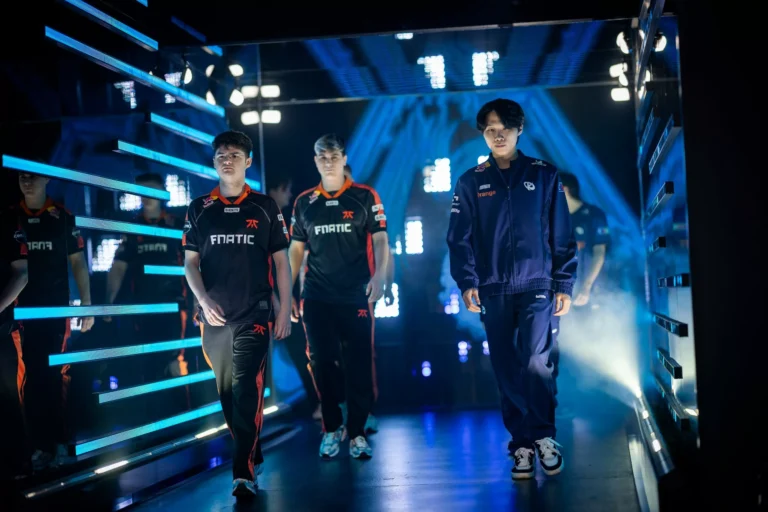 Fnatic та Karmine Corp: Аналіз матчу, де вирішується доля світу