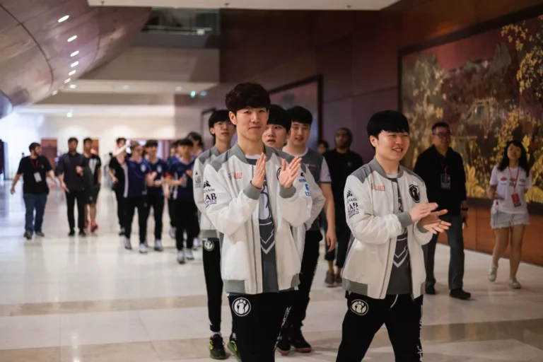 Рукі та TheShy ведуть Invictus Gaming на Чемпіонат світу вперше за шість років