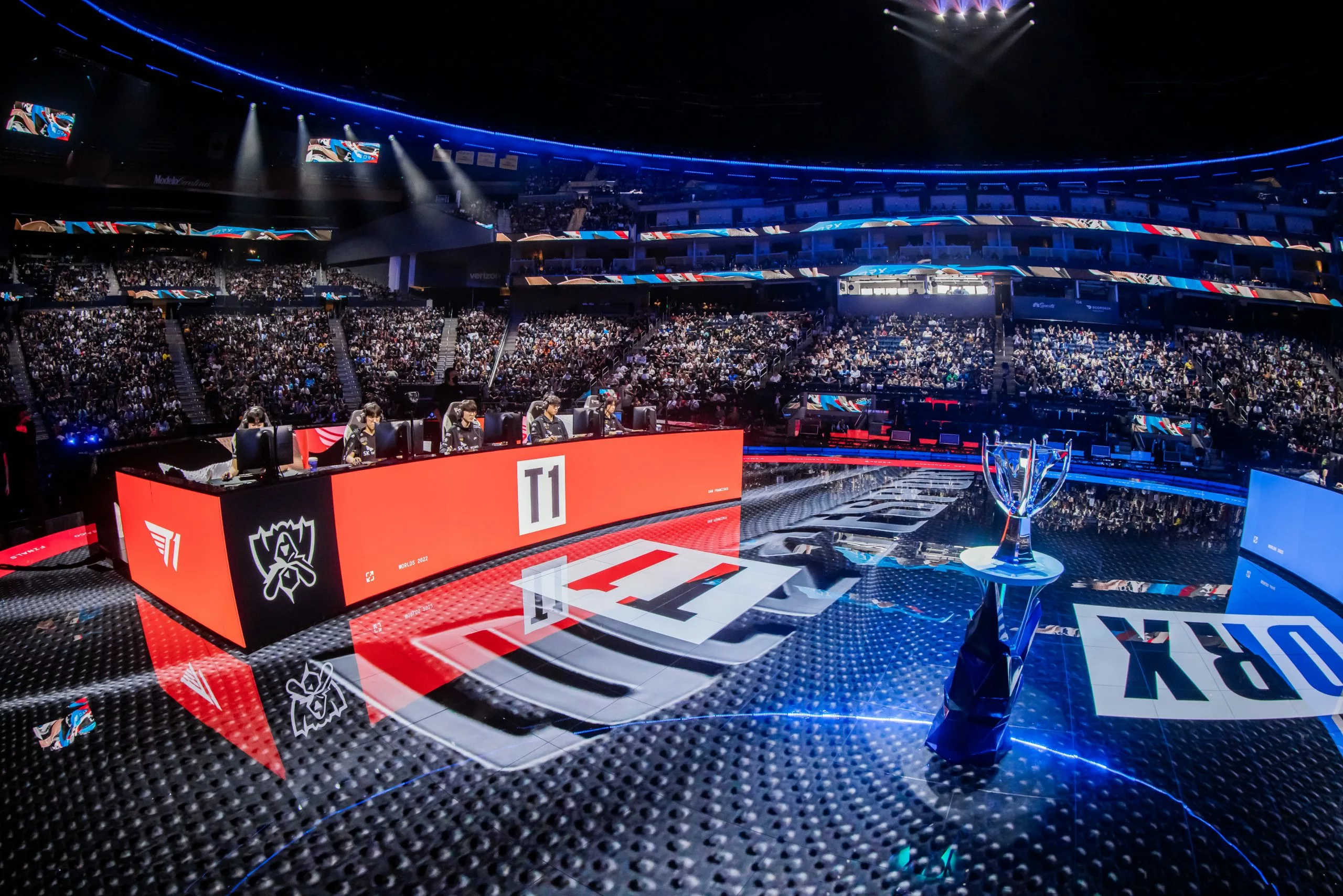 Посібник по Pick'Em та нагороди на Worlds 2025: Швейцарський етап і Кришталева куля