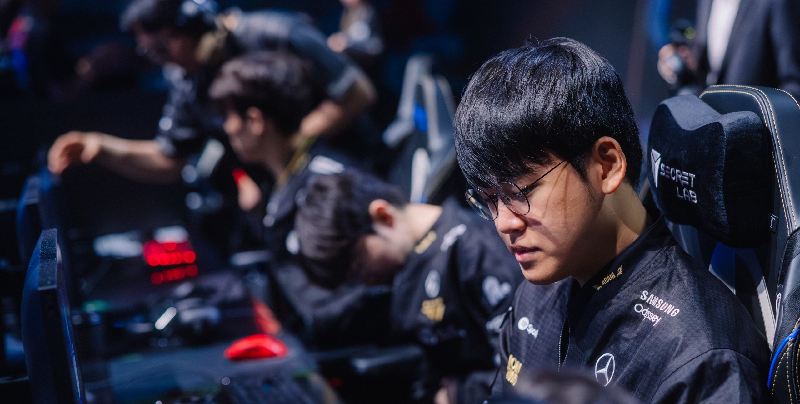 Gumayusi і T1 на Worlds 2025 Швейцарська стадія