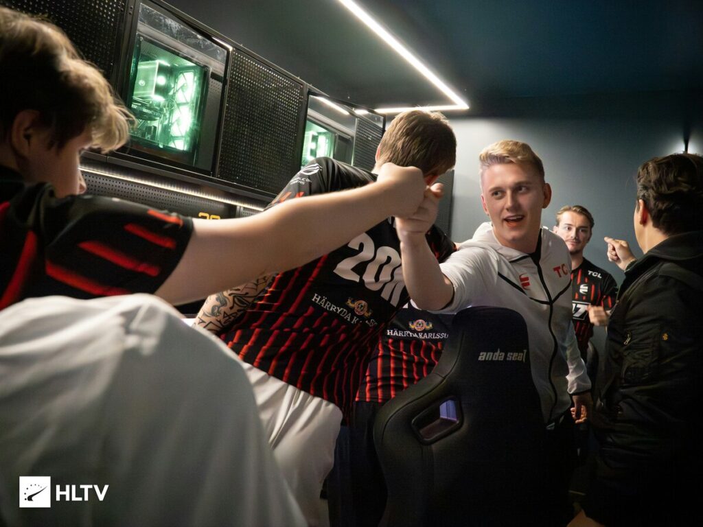 M80 пропускають PGL Bucharest — їх місце займають EYEBALLERS